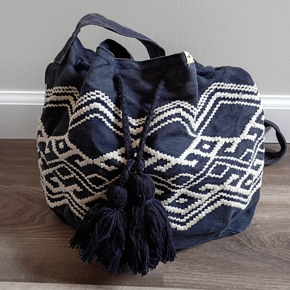 Hollister Co. Vintage Y2K Boho Navy Blue Cream Embroidered Drawstring Bucket Bag